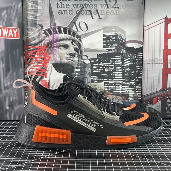 Adidas NMD_R1 Spectoo Men's Shoes Core Black Carbon Team Solar Orange Size 9 US - Picture 8 of 12